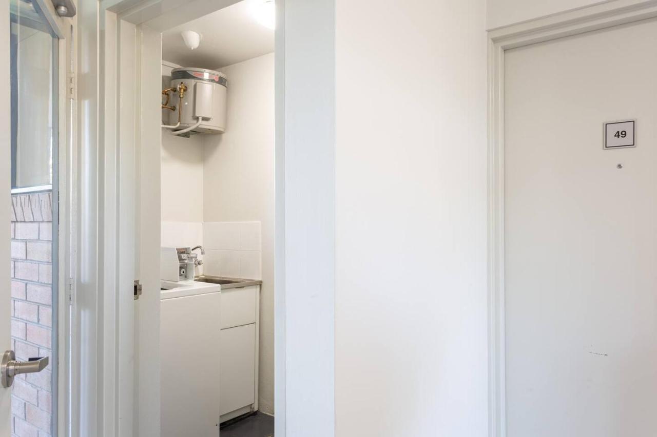 And Secluded - Potts Point Paradise With Pool Apartment *