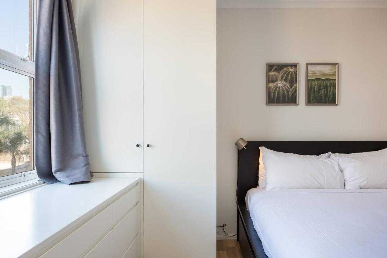 And Secluded - Potts Point Paradise With Pool *