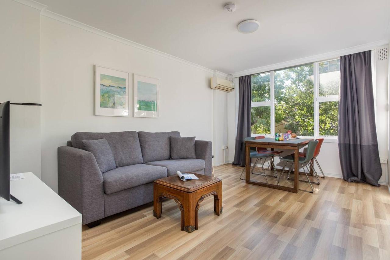 And Secluded - Potts Point Paradise With Pool