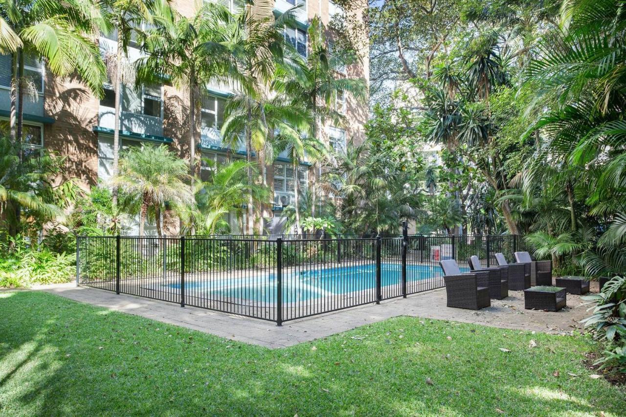And Secluded - Potts Point Paradise With Pool